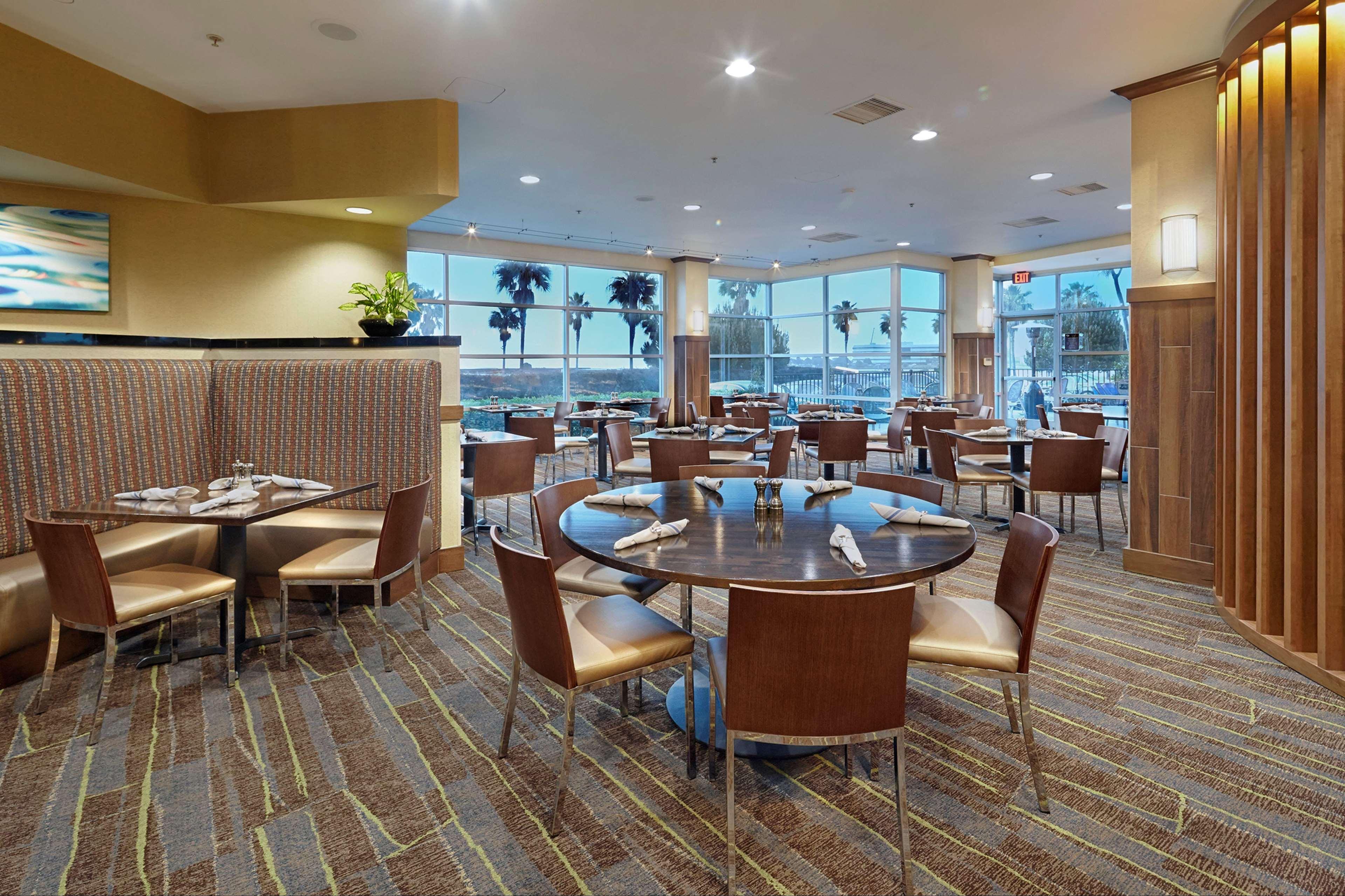 Doubletree By Hilton San Francisco Airport North Bayfront Hotell Brisbane Exteriör bild