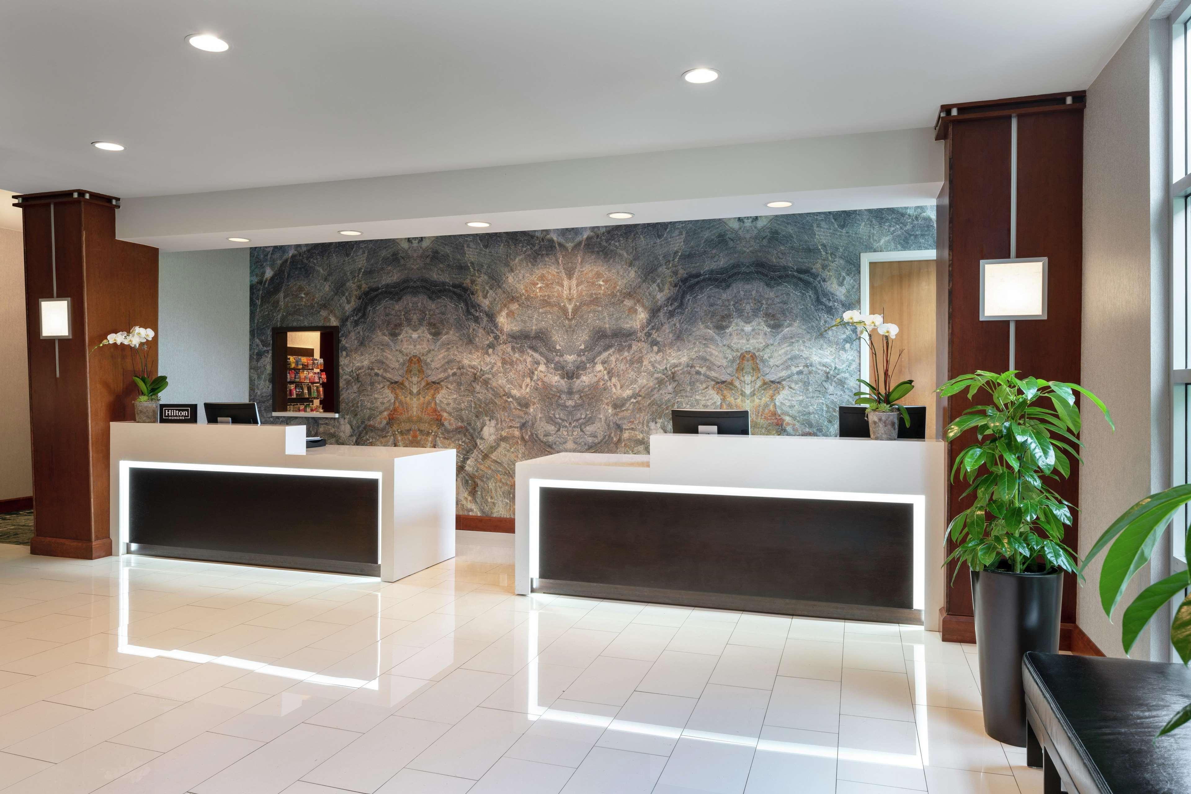 Doubletree By Hilton San Francisco Airport North Bayfront Hotell Brisbane Exteriör bild